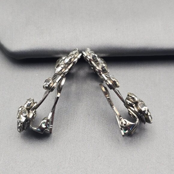 VTG Clip-On Rhinestone Spray Climber Clip-On Earrings 1.25" Silver Tone Cutout - Picture 6 of 7